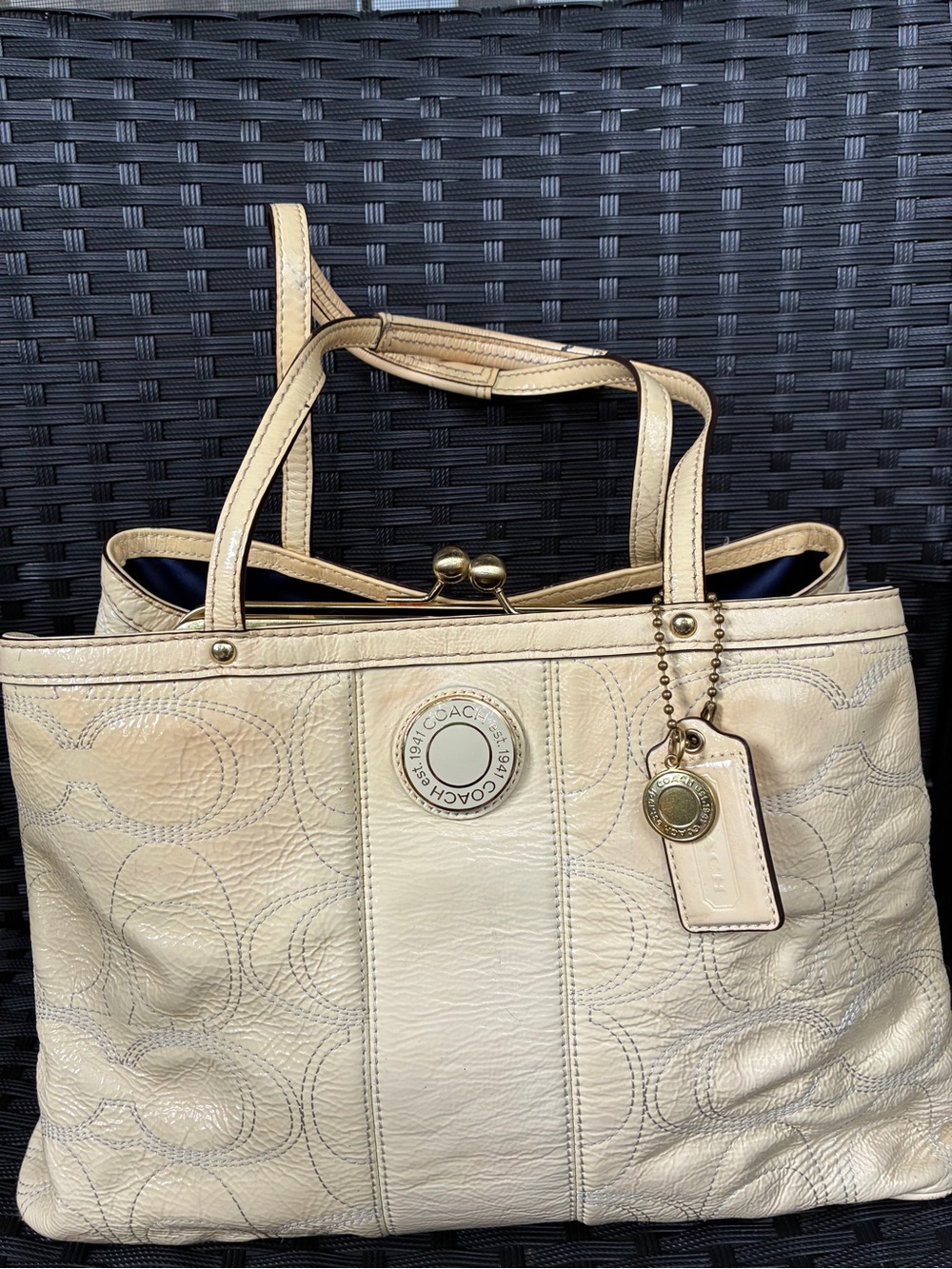 Coach Cream Leather shoulder Bag with Signature Hardware